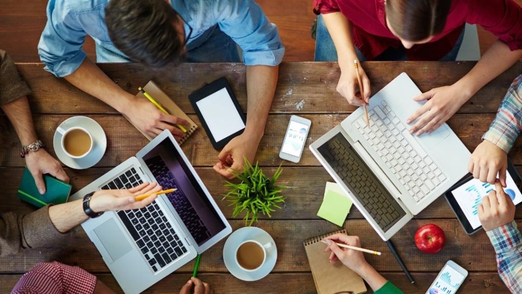 Planificador de Eventos Virtuales: Organiza Conferencias y Webinarios en Línea desde Casa Planificación de Eventos Virtuales desde Casa: Lanza Tu Negocio de Coordinación Remota